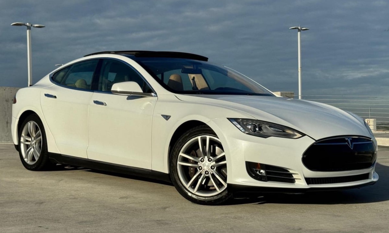 2013 Tesla Model S P85 full