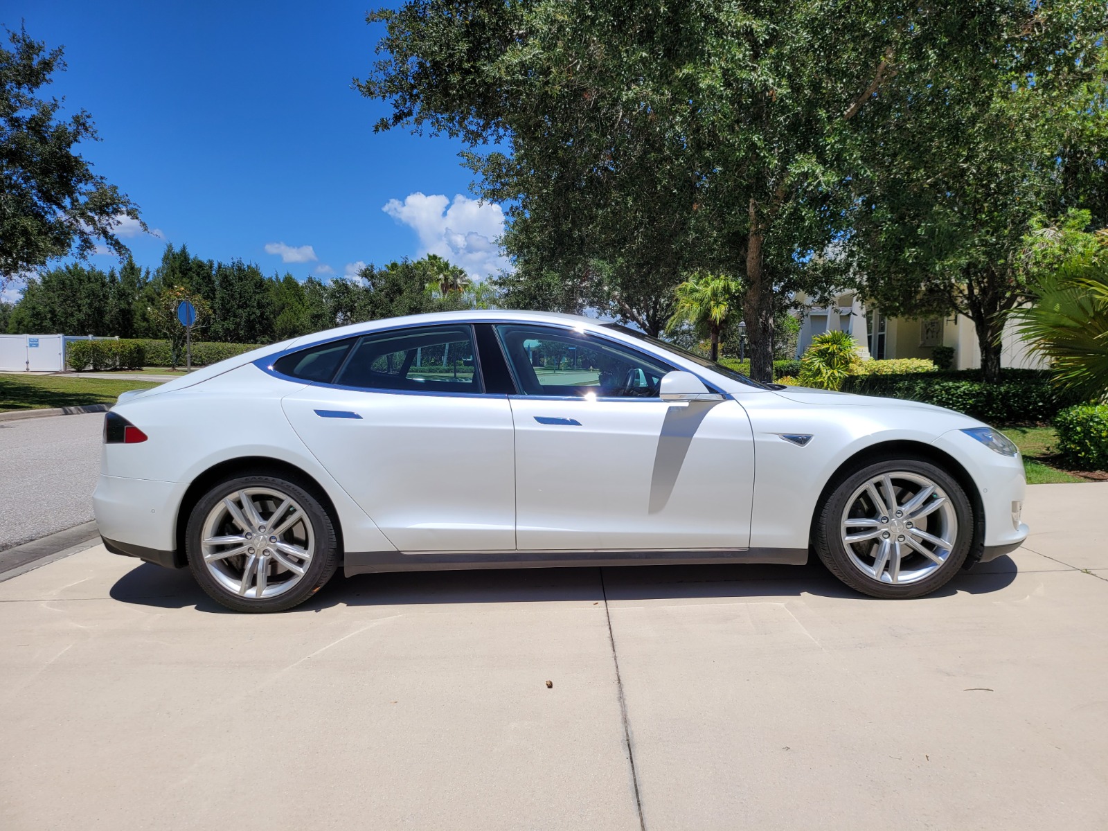 2014 Tesla Model S 85 full