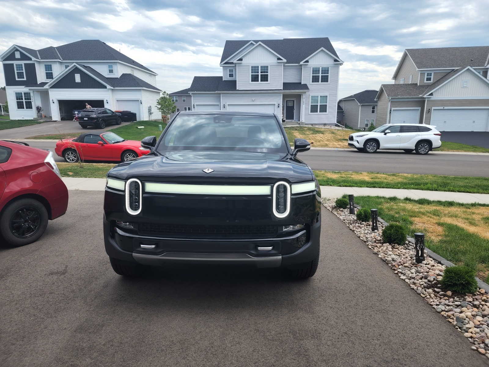 2022 Rivian R1T Adventure - Find My Electric