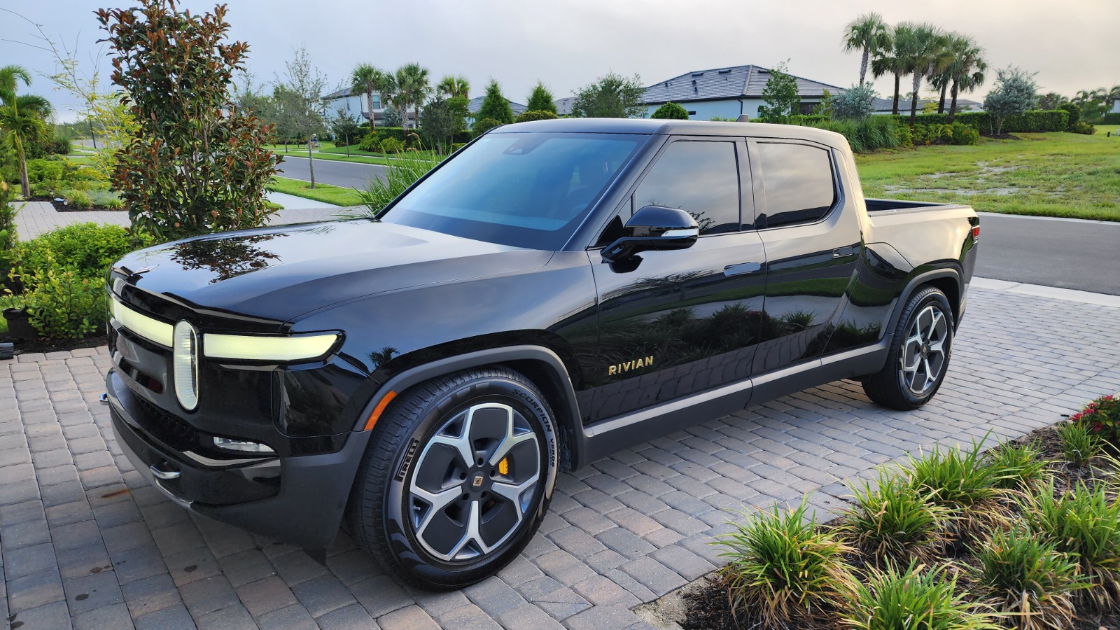 2022 Rivian R1T Adventure - Find My Electric