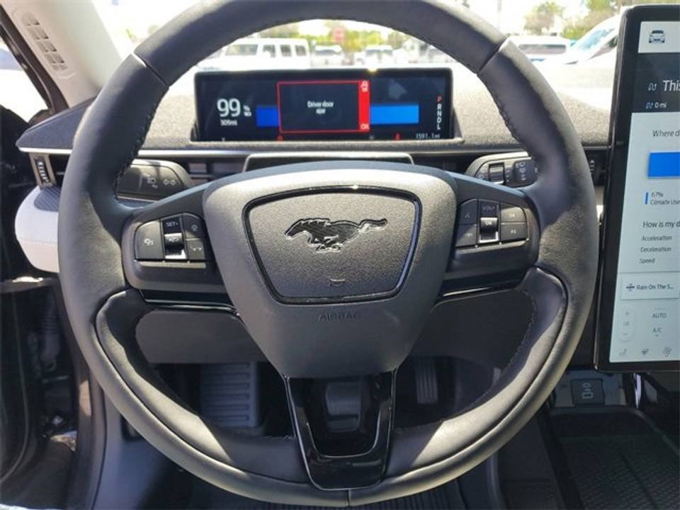 2022 Ford Mustang Mach-E Premium full
