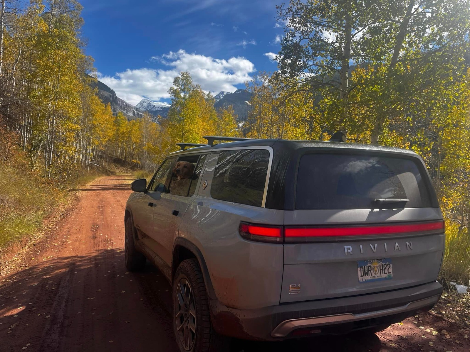 2023 Rivian R1S Adventure - Find My Electric