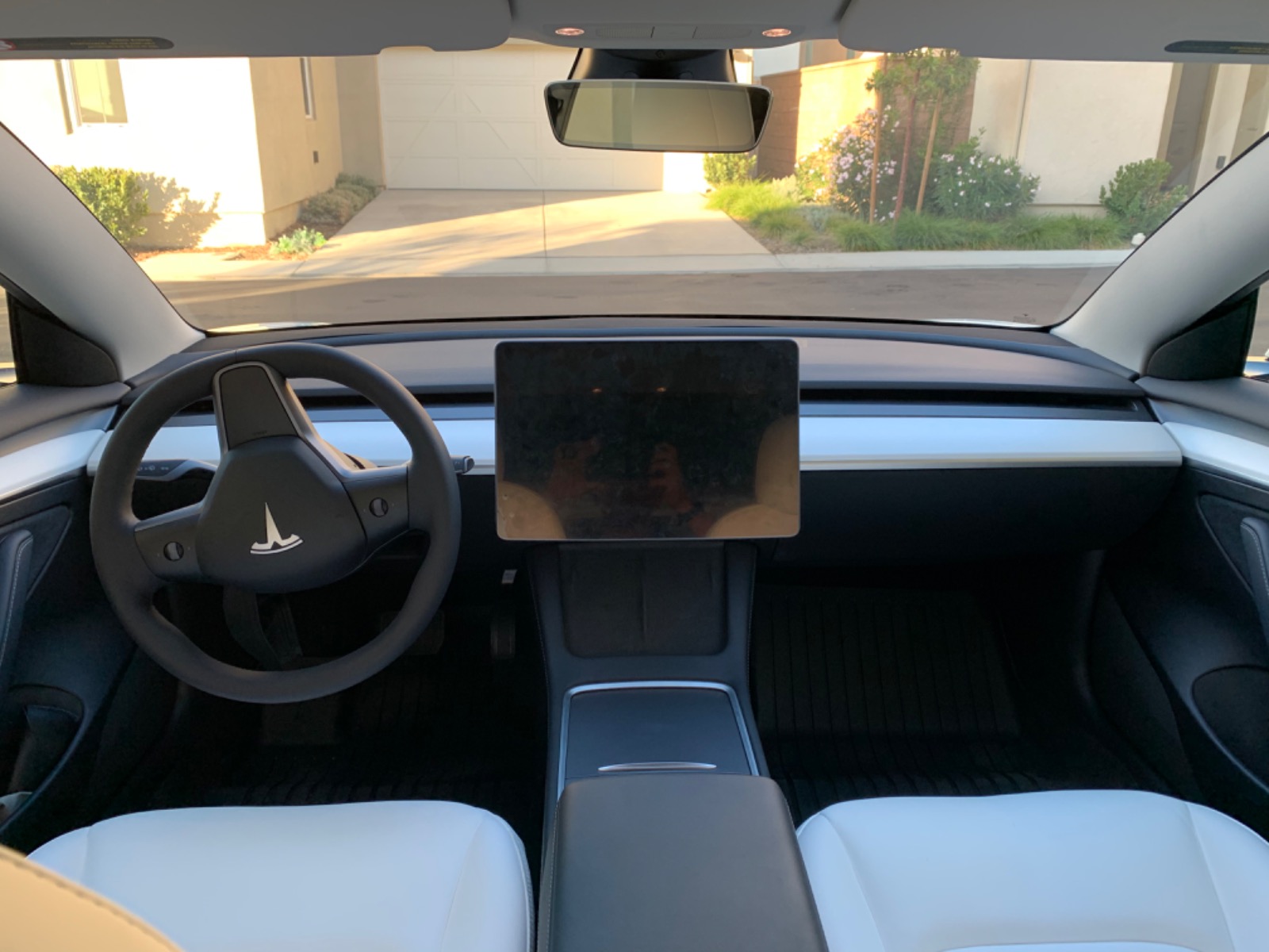 2022 Tesla Model 3 Standard Range Plus RWD full