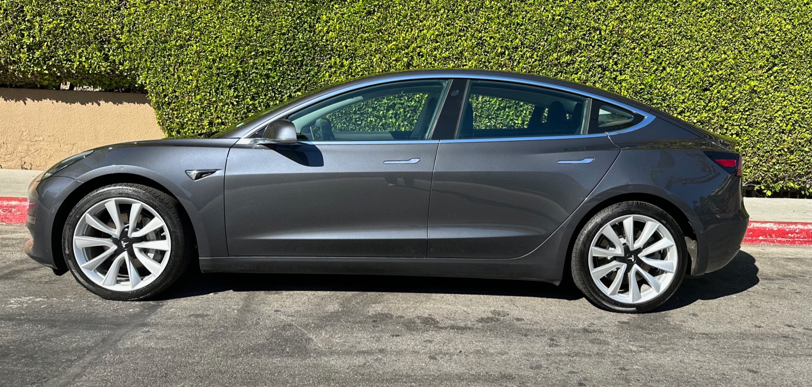 2018 Tesla Model 3 Mid Range RWD - Find My Electric