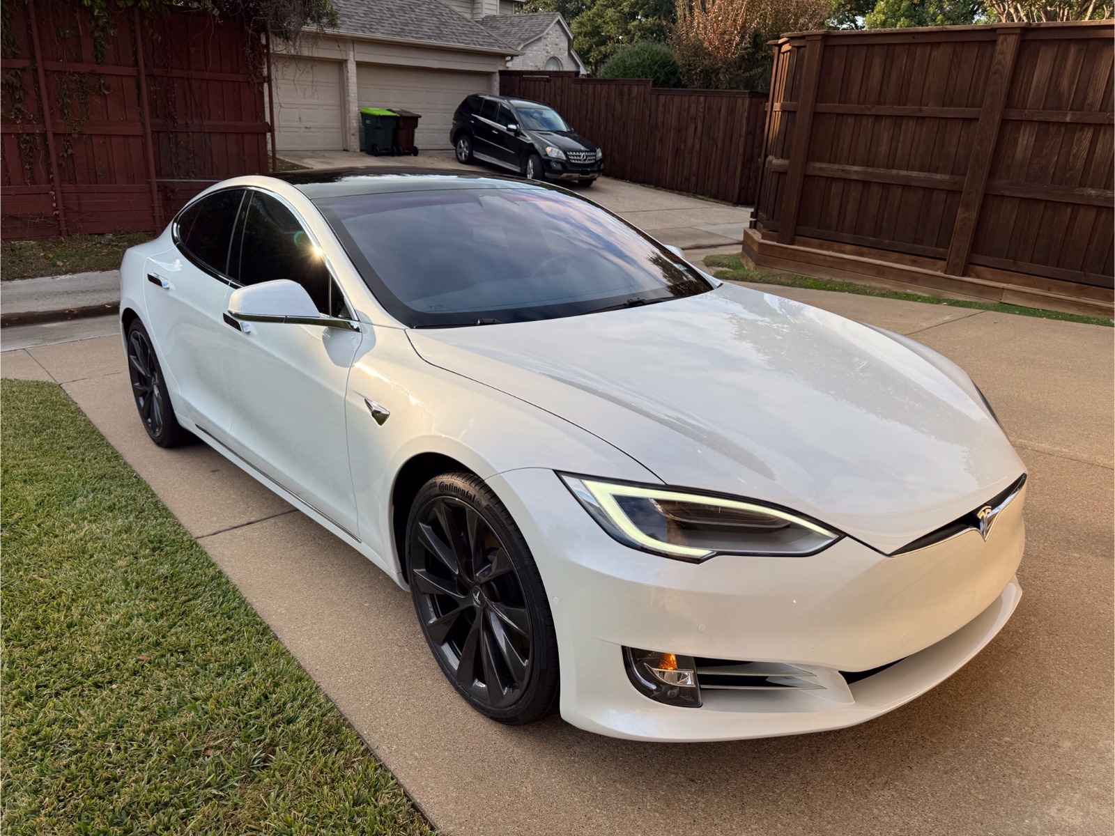 2020 Tesla Model S Long Range Plus AWD full