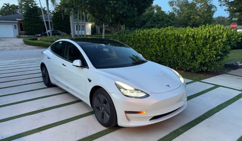 2021 Tesla Model 3 Standard Range Plus RWD