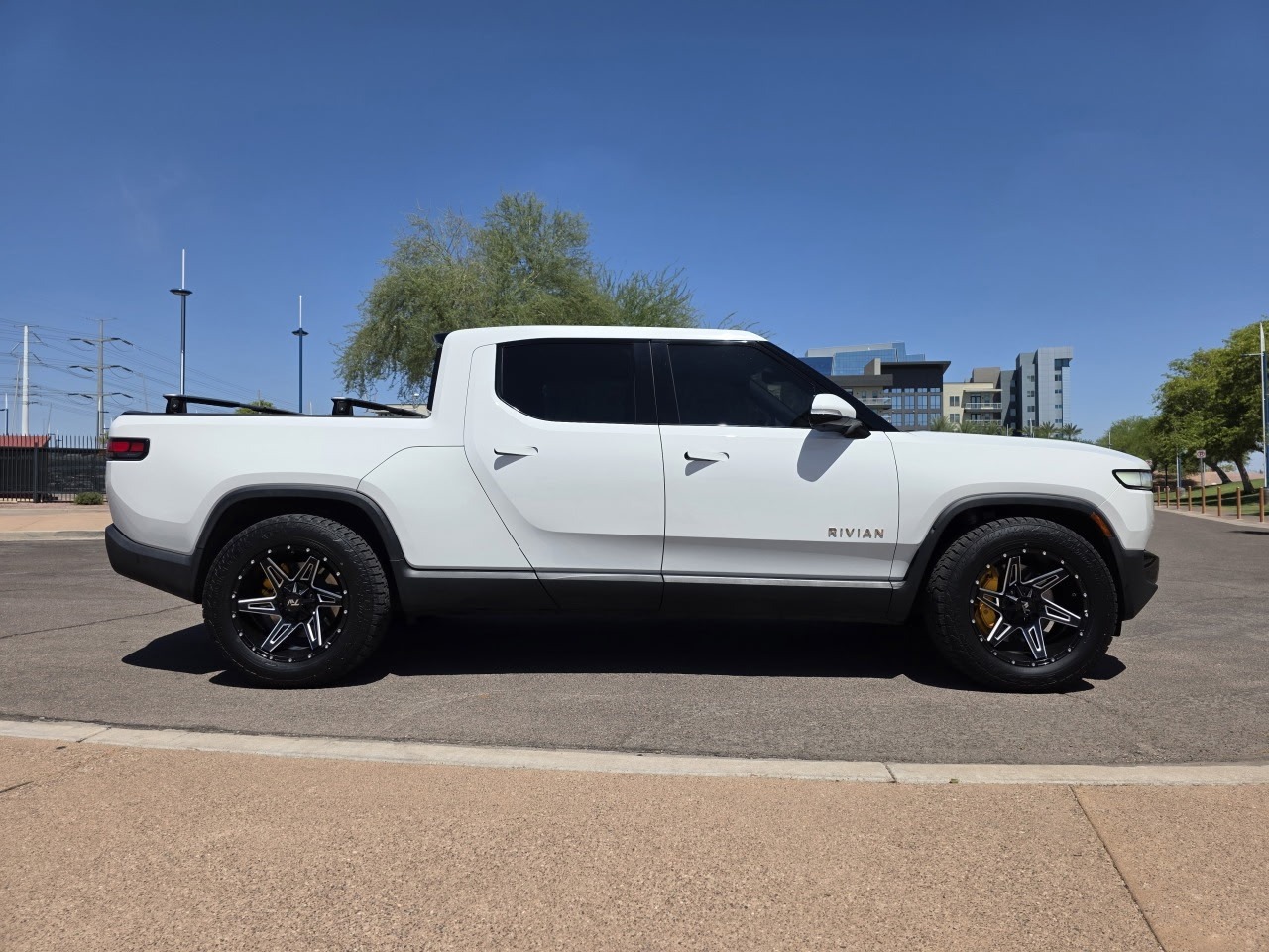 2022 Rivian R1T Adventure - Find My Electric