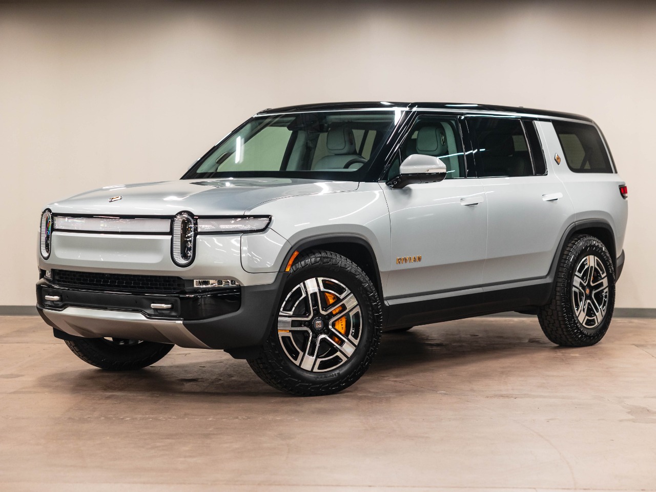 2023 Rivian R1S Adventure full