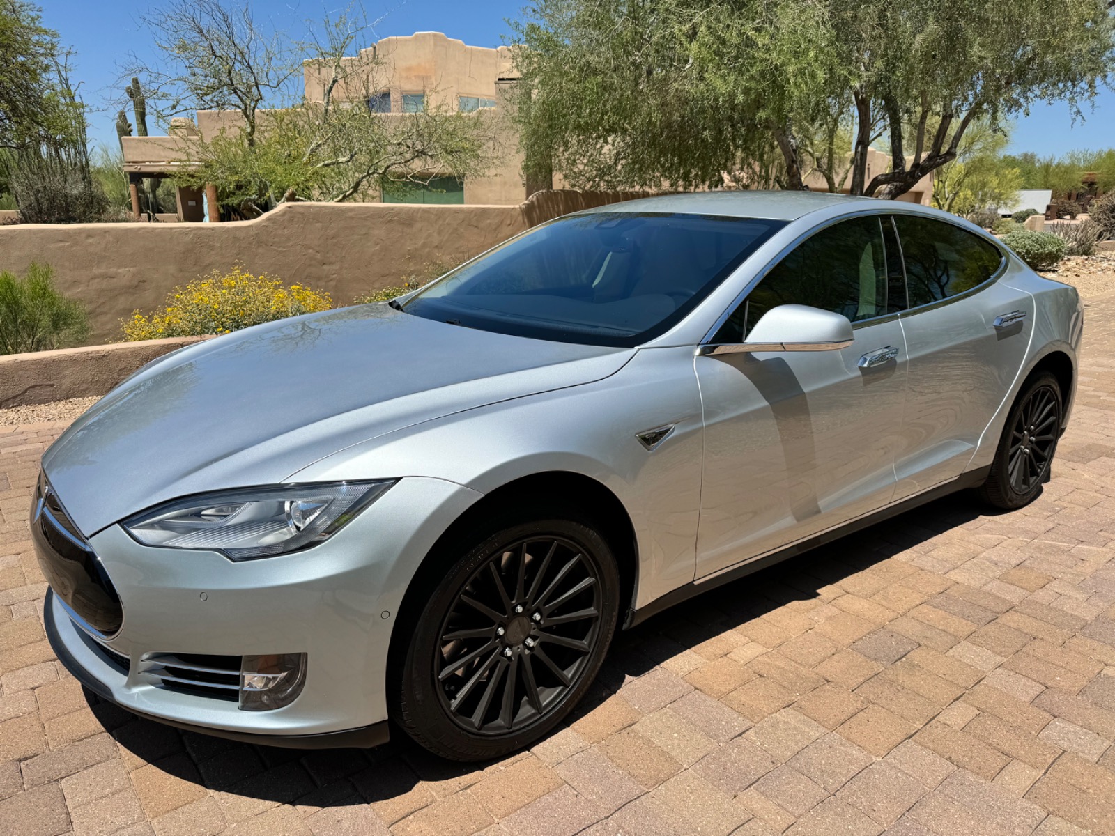 2015 Tesla Model S 85D full