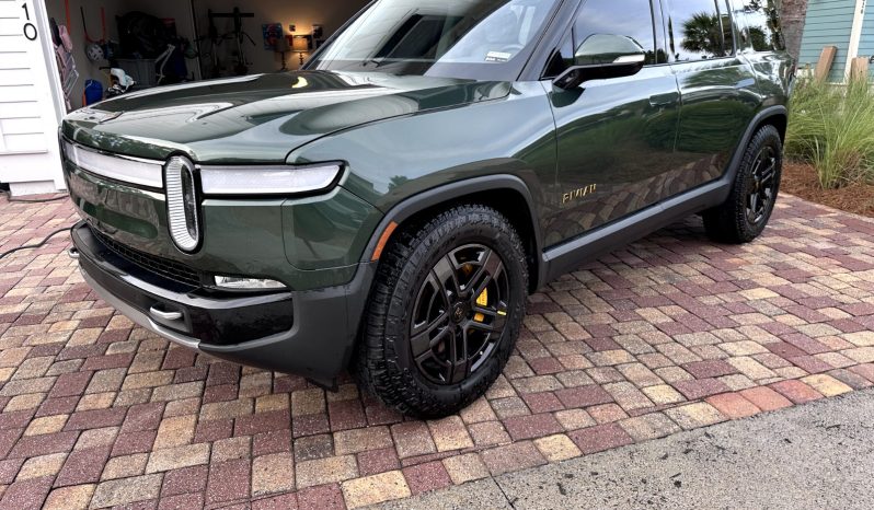 2023 Rivian R1S Adventure