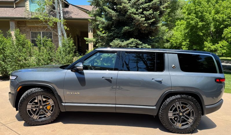 2023 Rivian R1S Adventure