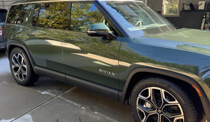 2024 Rivian R1S Adventure