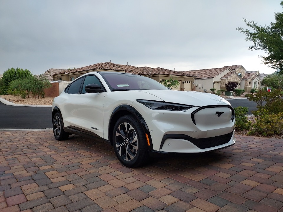 2022 Ford Mustang Mach-E Premium - Find My Electric