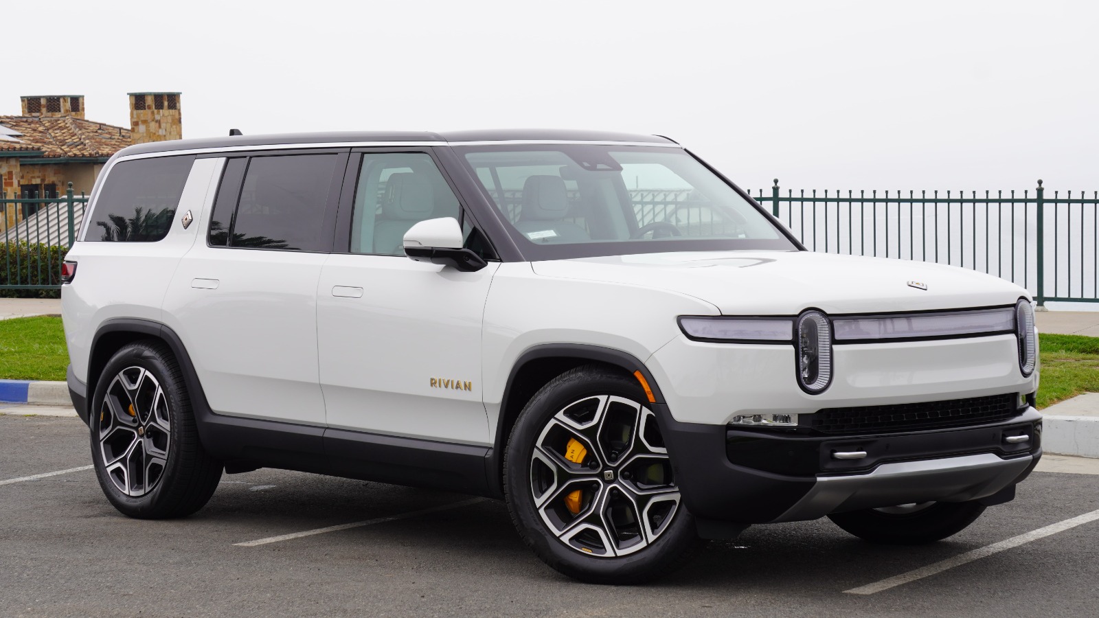 2023 Rivian R1S Adventure - Find My Electric