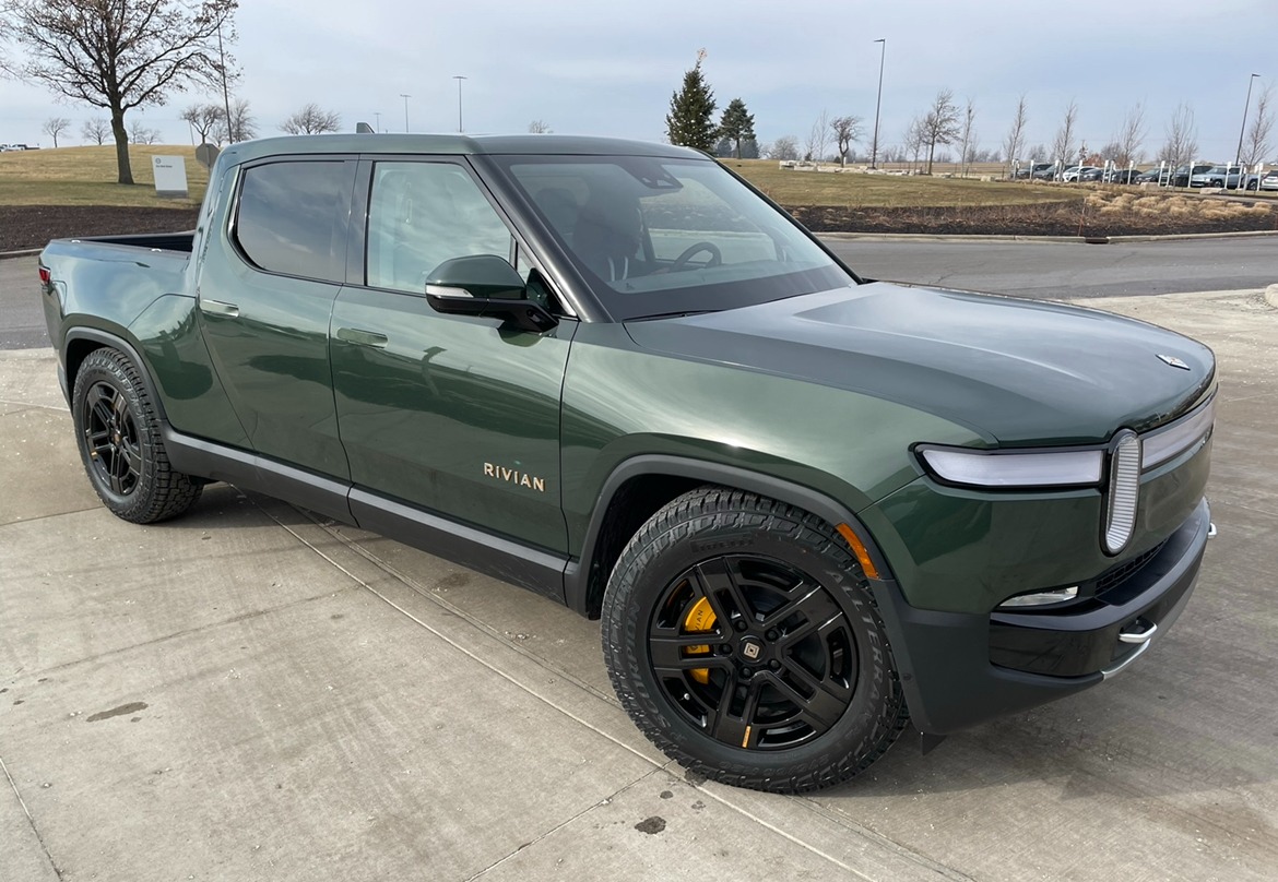 2022 Rivian R1T Adventure - Find My Electric