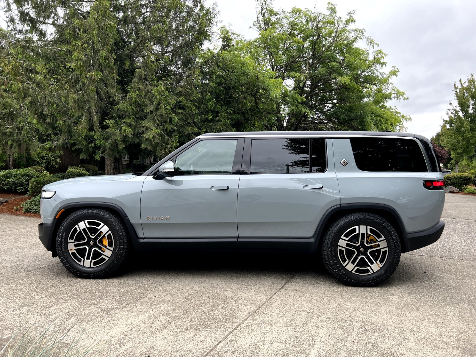 2023 Rivian R1S Launch Edition - Find My Electric