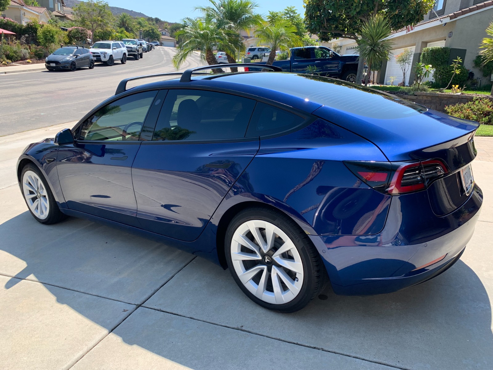 Tesla model 3 deep deals blue metallic 2021