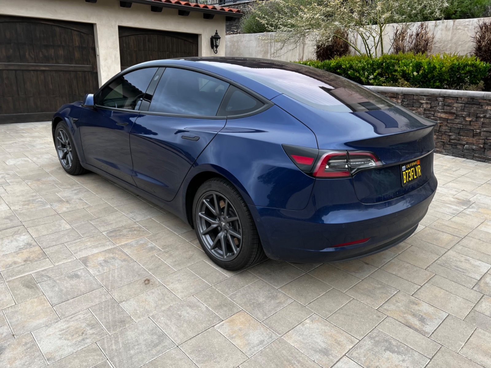 2018 tesla model 3 long range wheel size