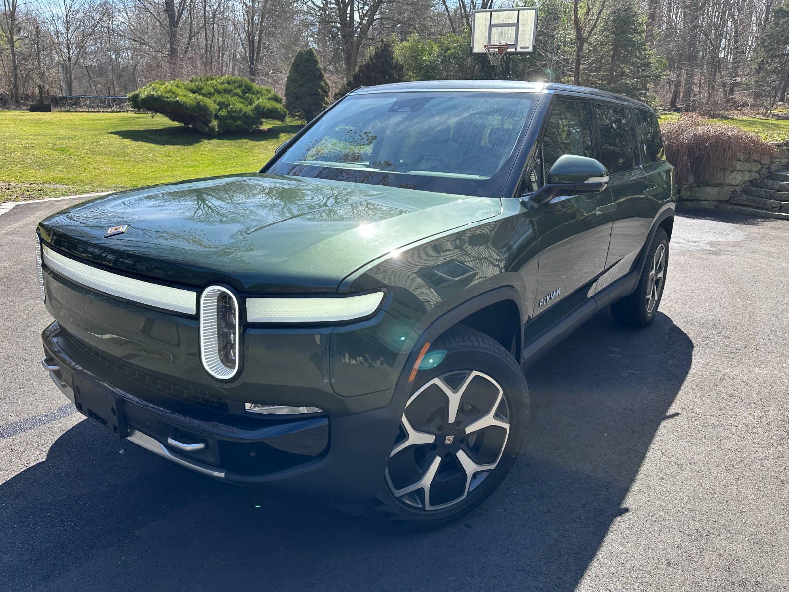 2023 Rivian R1S Adventure - Find My Electric