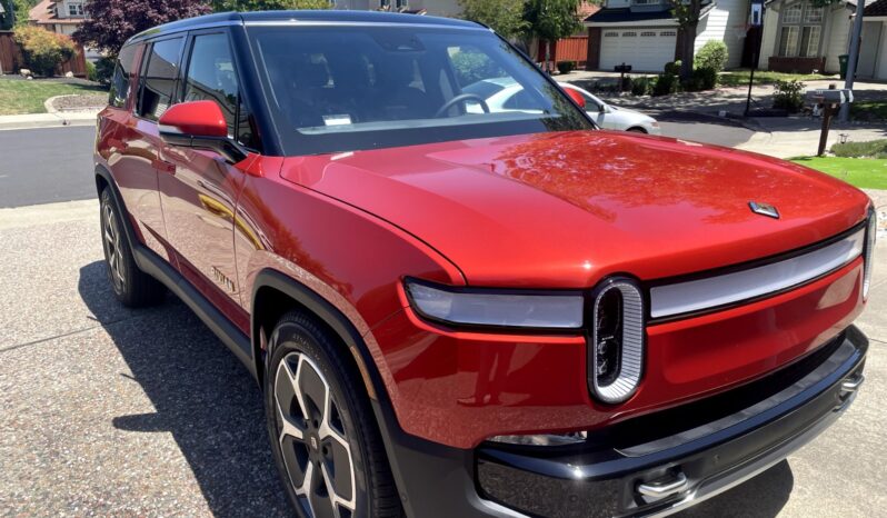 2023 Rivian R1S Adventure