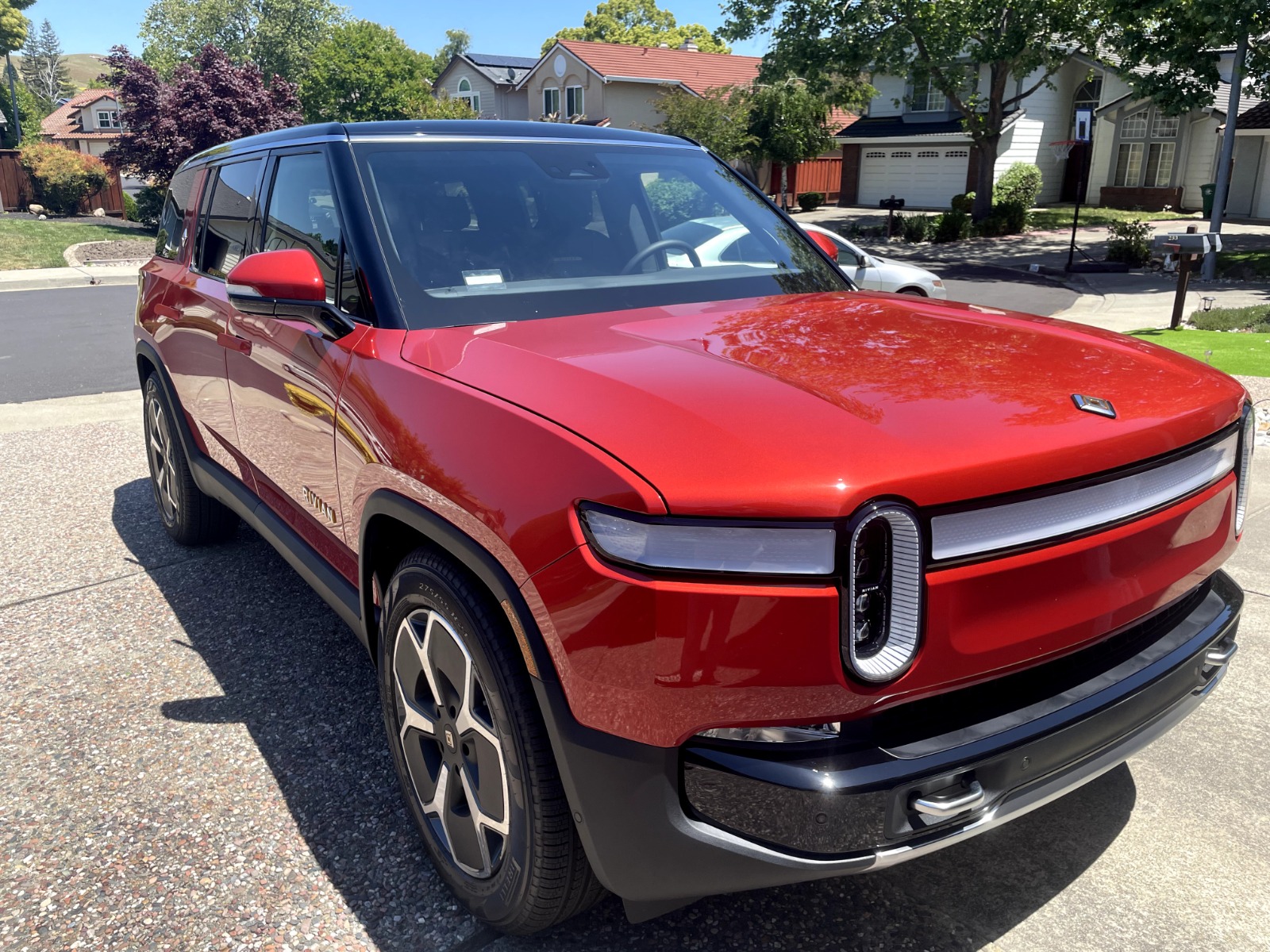 2023 Rivian R1S Adventure Find My Electric