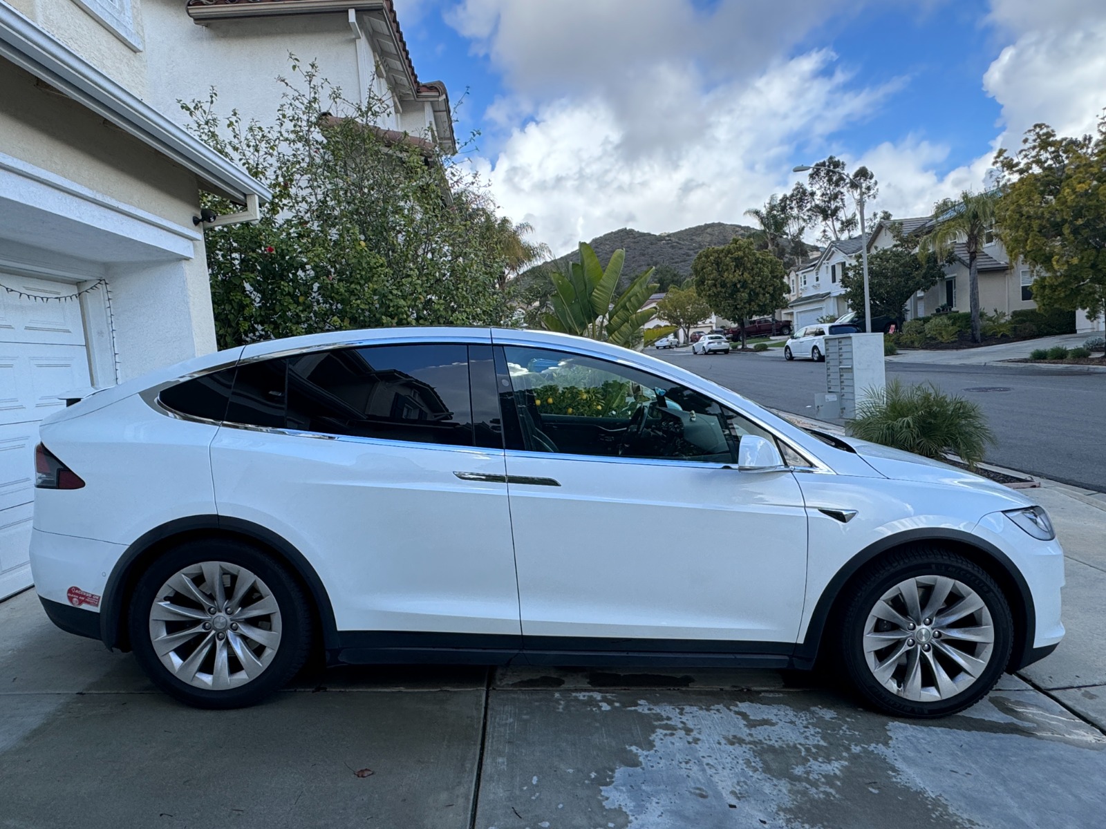 2017 Tesla Model X 75D full