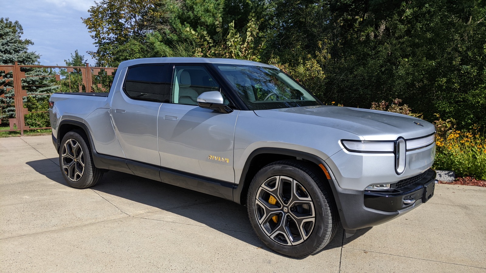 2022 Rivian R1T Launch Edition - Find My Electric