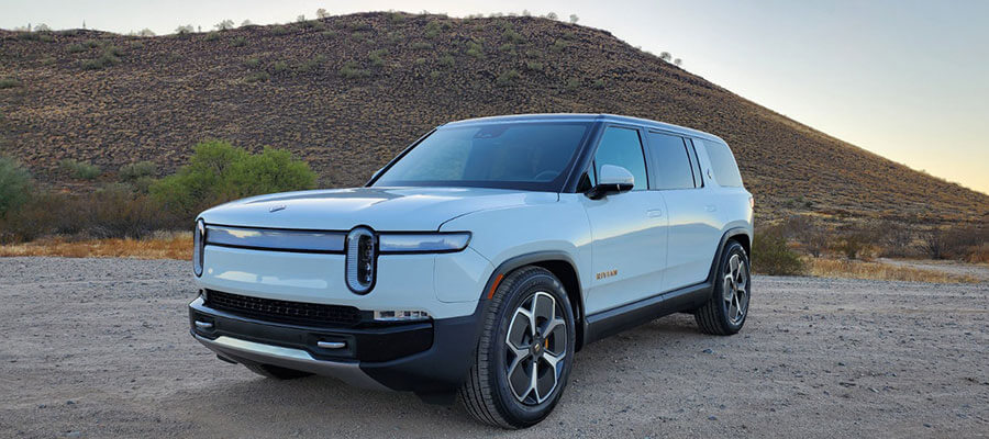 Rivian R1S Adventure Glacier White