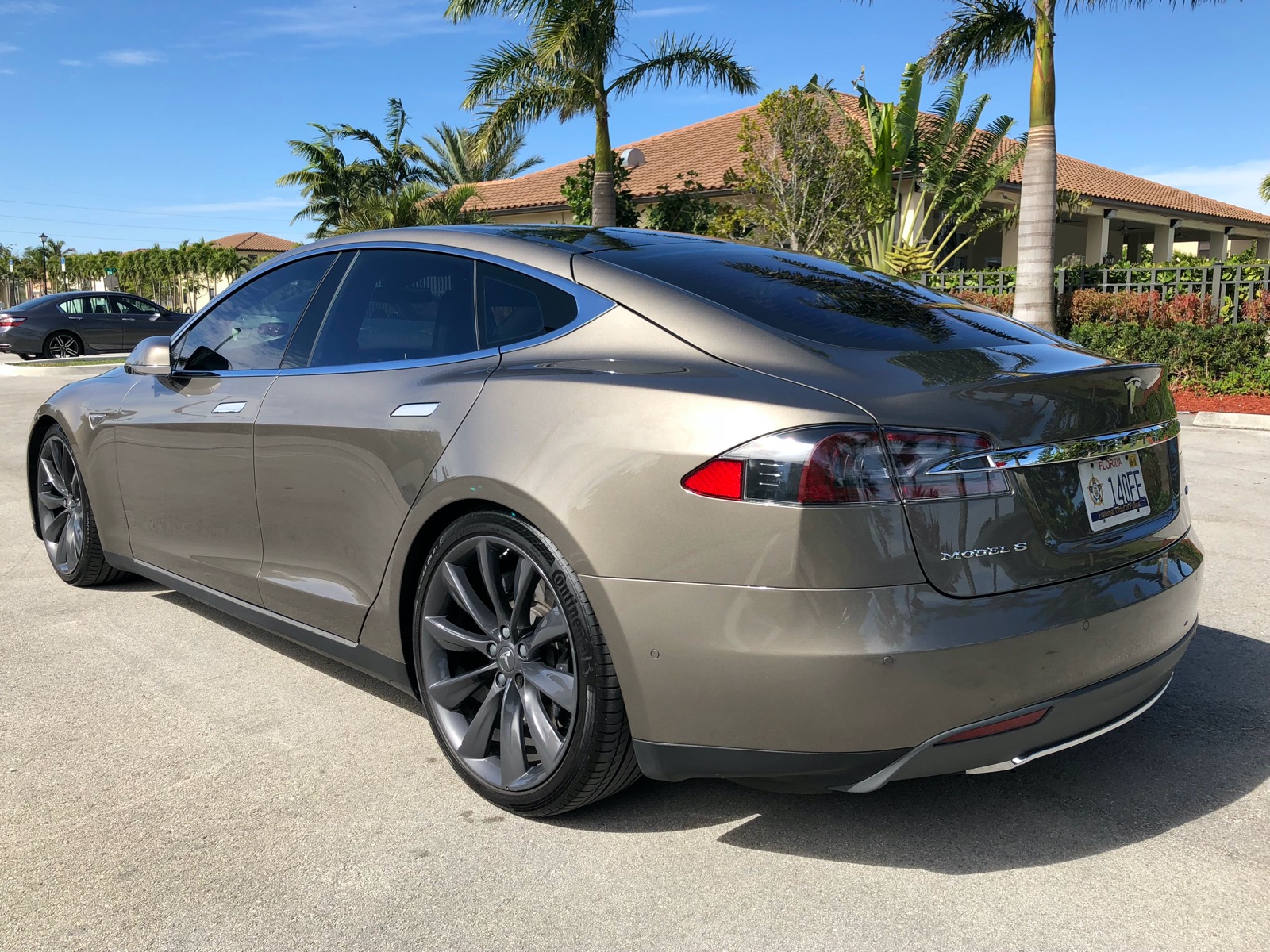 2016 Tesla Model S 75D full