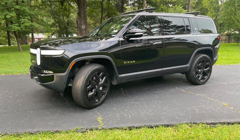 2023 Rivian R1S Adventure