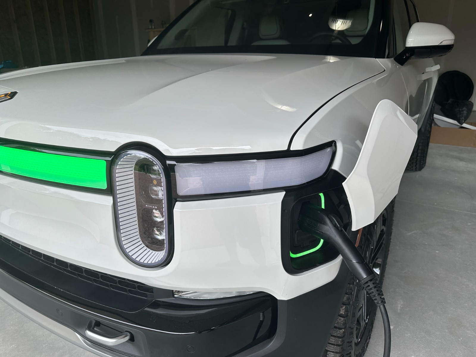 2023 Rivian R1S Adventure - Find My Electric