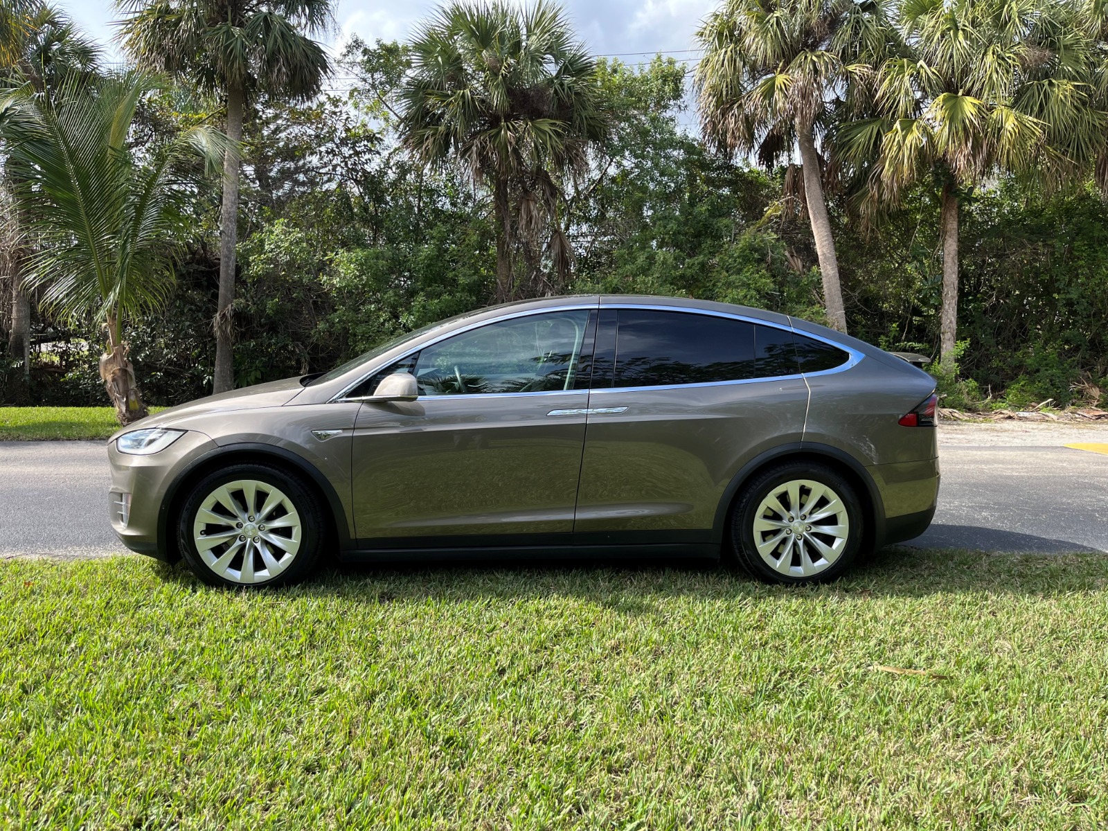 2016 Tesla Model X 75D full