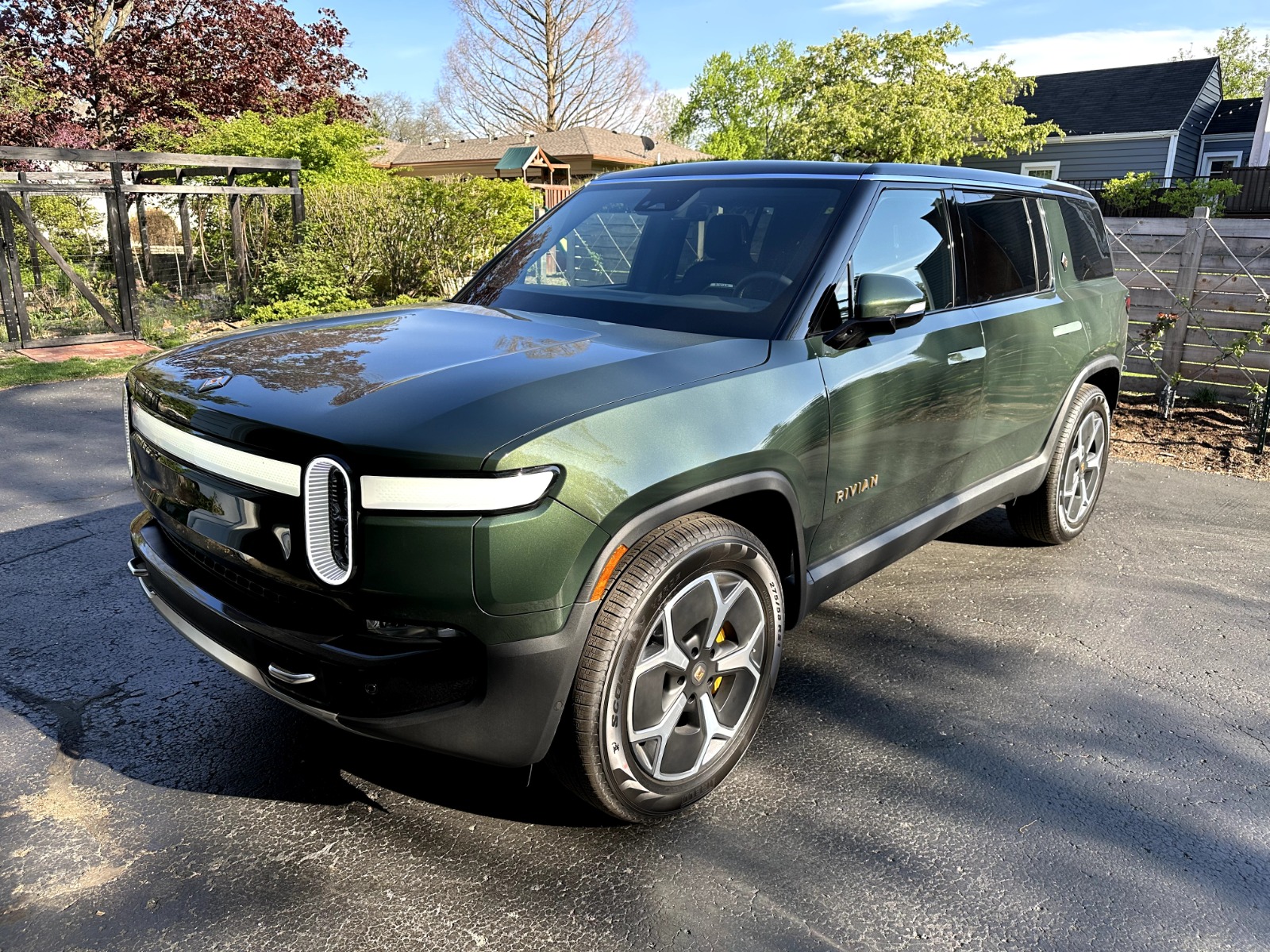 2023 Rivian R1S Adventure Find My Electric