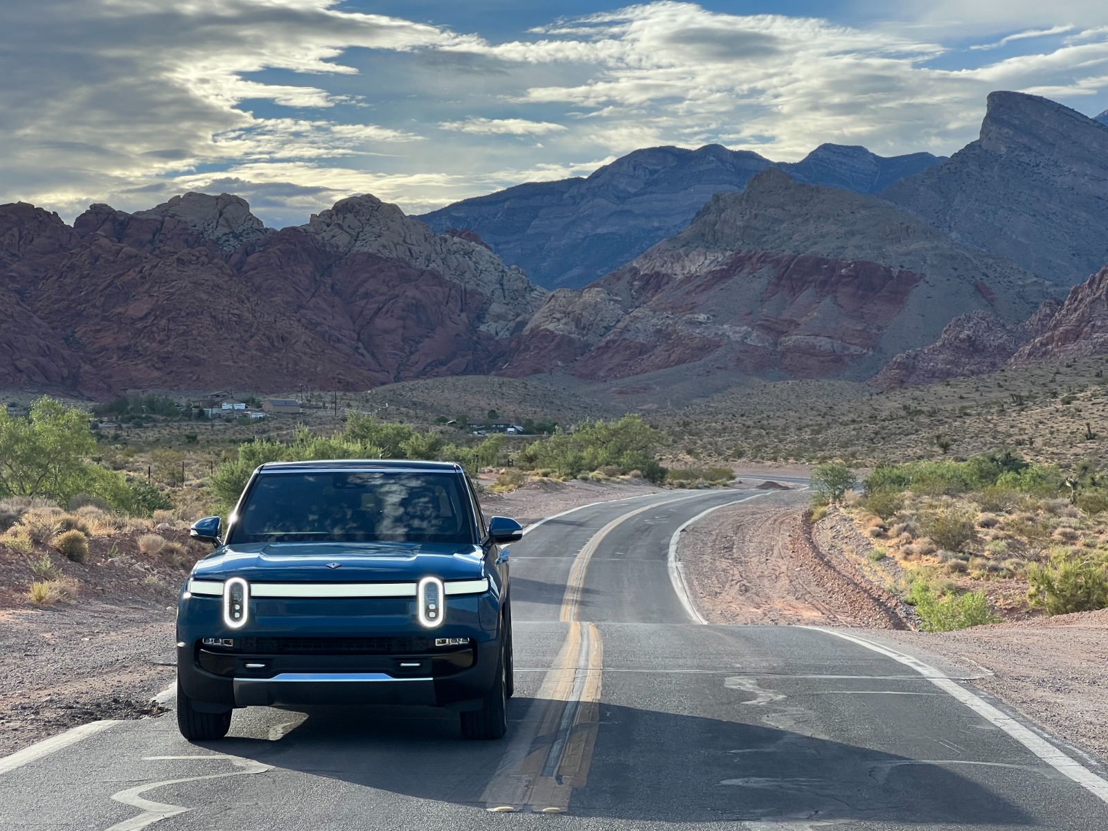 2023 Rivian R1S Adventure - Find My Electric