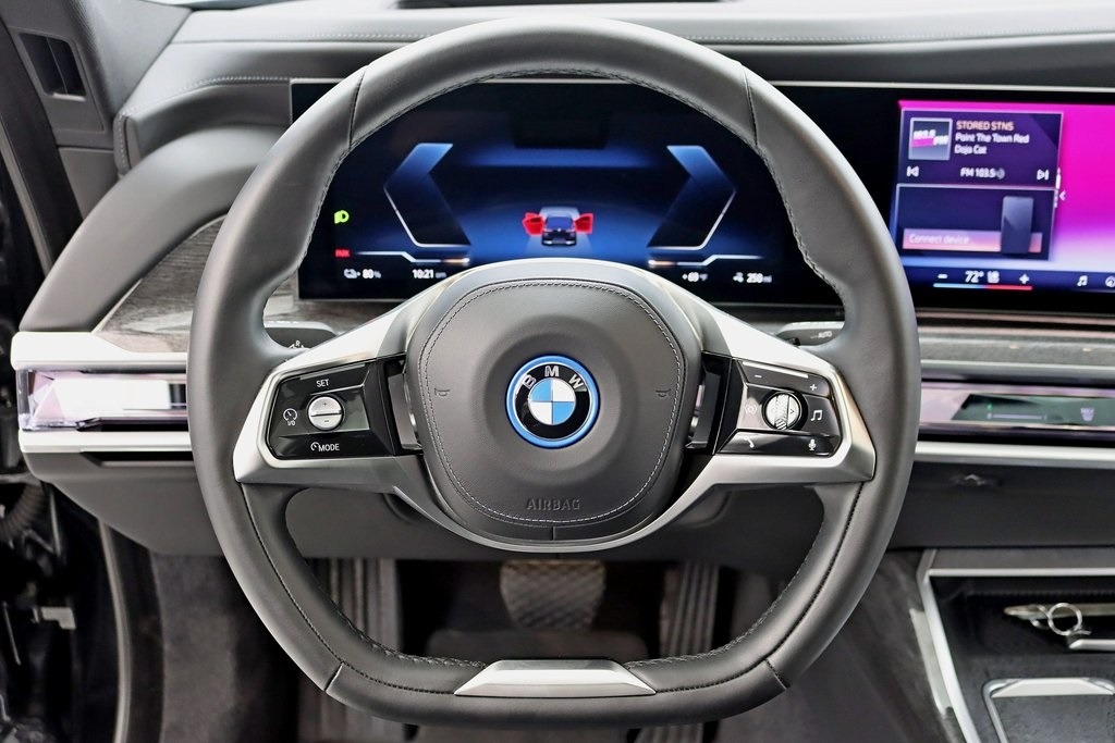 2023 BMW i7 xDrive60 full