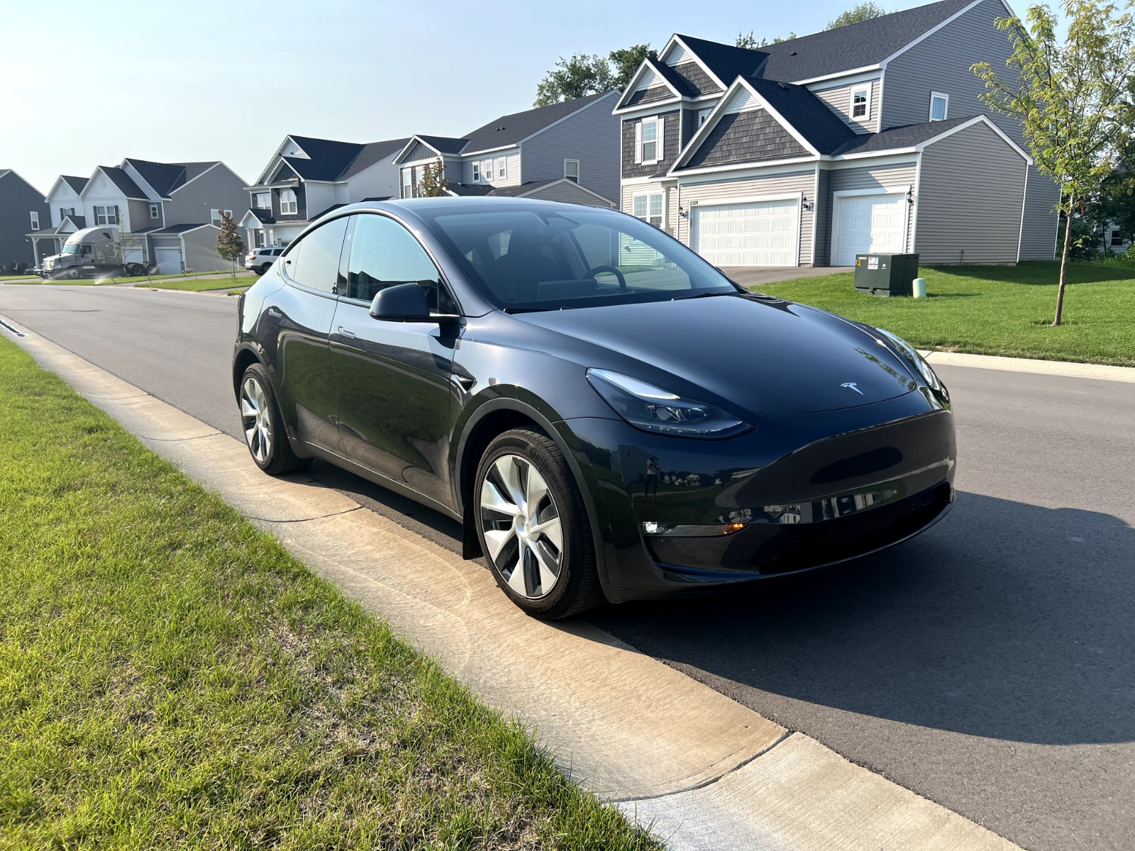 2024 Tesla Model Y Long Range AWD full
