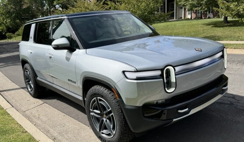 2024 Rivian R1S Adventure