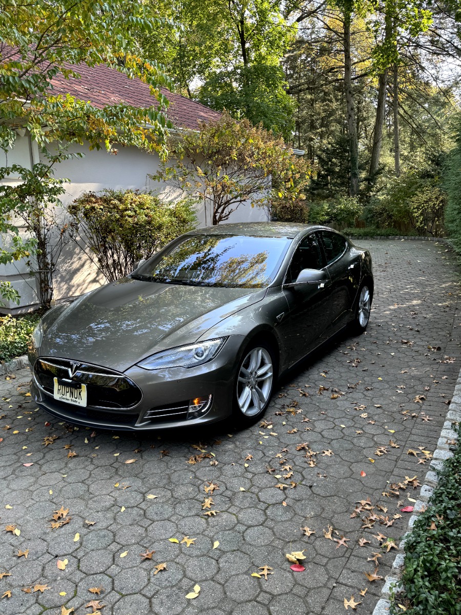 2015 Tesla Model S 85D - Find My Electric