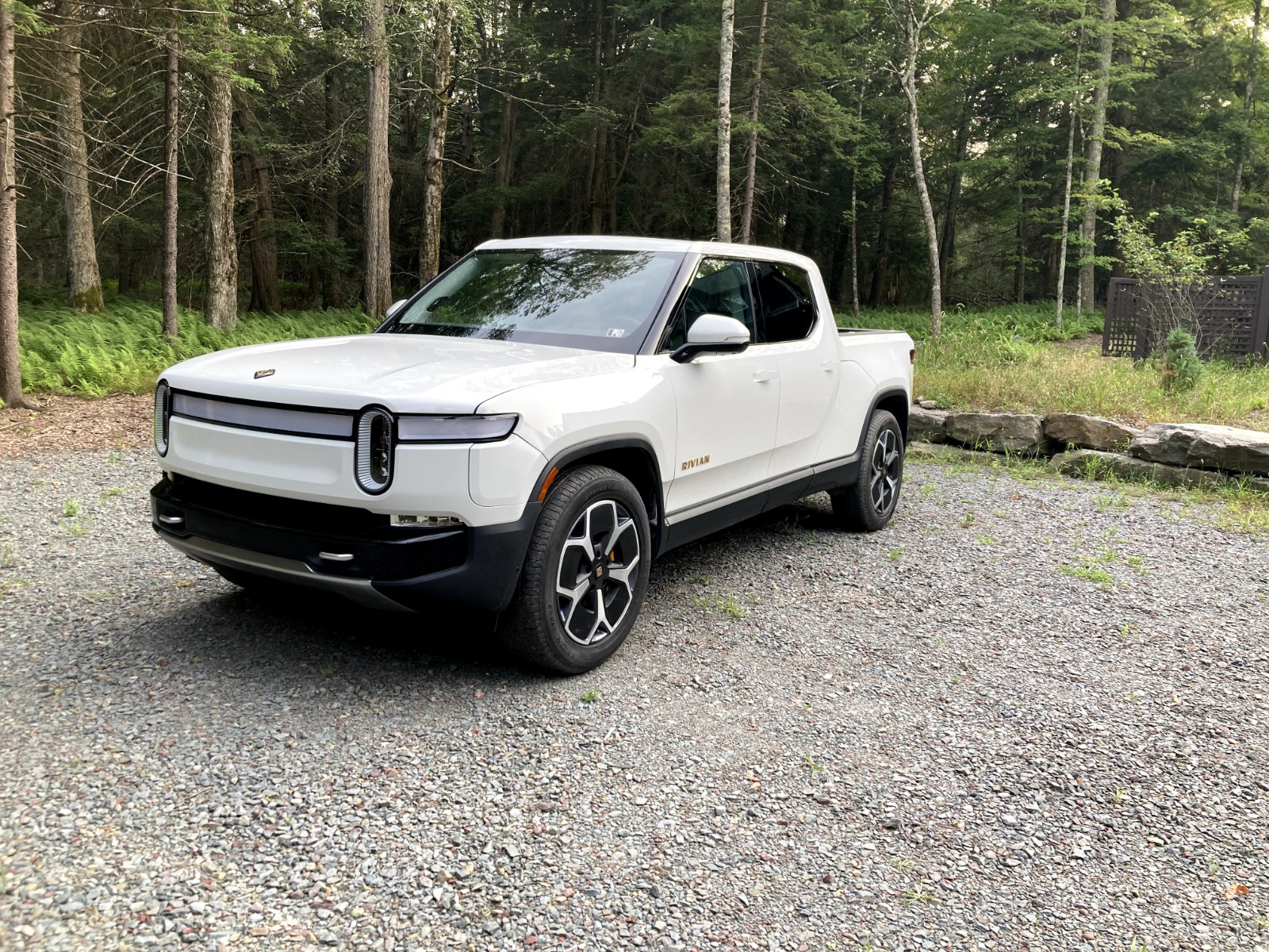 【新品】ELECTRIC DRT VARIAL ドライロンT ホワイト XL 2022 Rivian R1T Adventure - Find My Electric