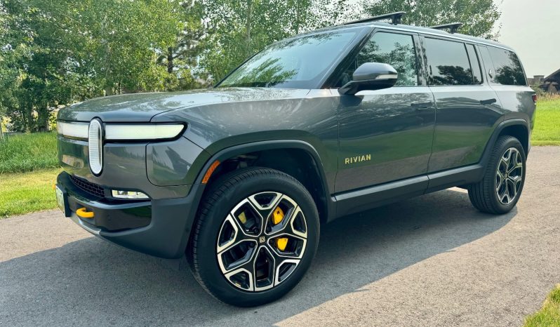 2023 Rivian R1S Adventure