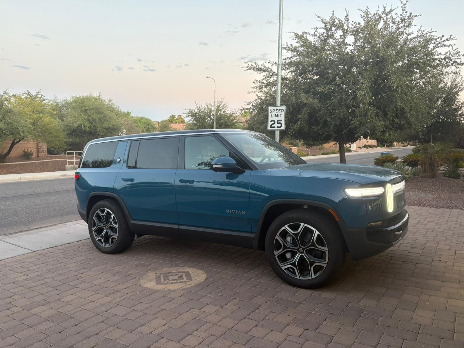 2025 Rivian R1S Adventure - Find My Electric