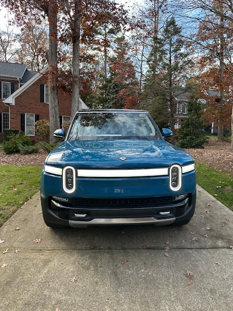 2023 Rivian R1S Adventure - Find My Electric
