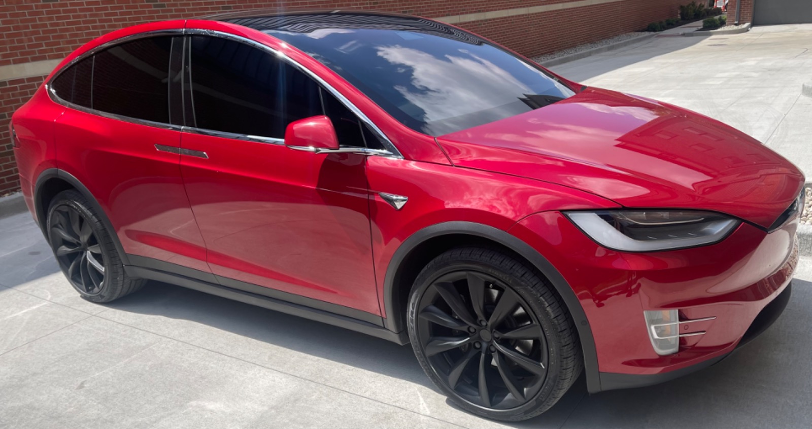 テスラ　モデルS X用　カーボン ブラックレッド　特注品　2017モデル前後 2017 Tesla Model X 100D - Find My Electric
