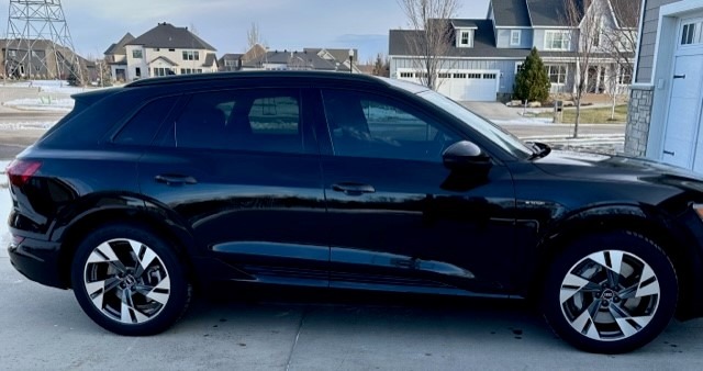 2021 Audi e-tron Premium full